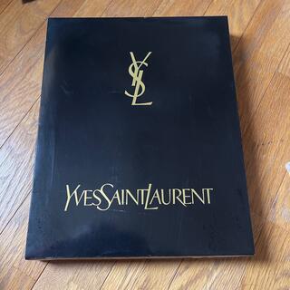 イヴサンローランボーテ(Yves Saint Laurent Beaute)のバスタオル　YSL(タオル/バス用品)