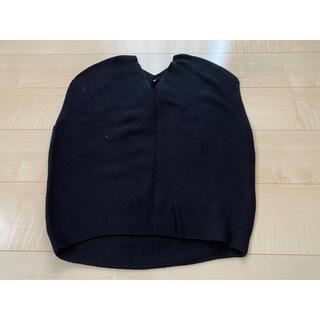 ユニクロ(UNIQLO)の3DコットンコクーンVネックセーター　ブラック(カットソー(半袖/袖なし))