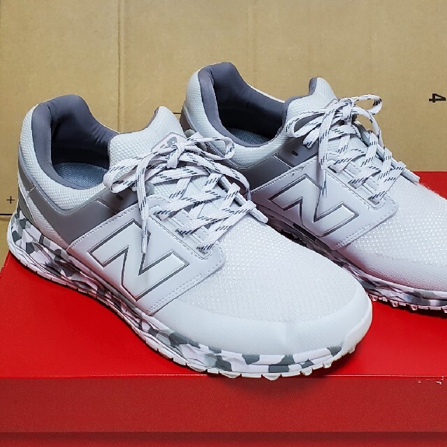 値下げしました❗NEW BALANCE　スパイクレスゴルフシューズWHITECAMOサイズ