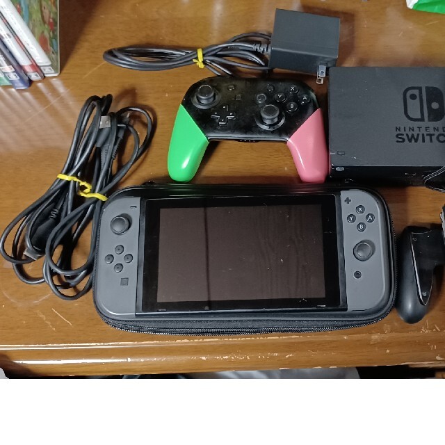 Nintendo Switch　本体　ジョイコン３つ　プロコン