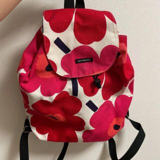 マリメッコ　marimekko キルティングリュック　赤