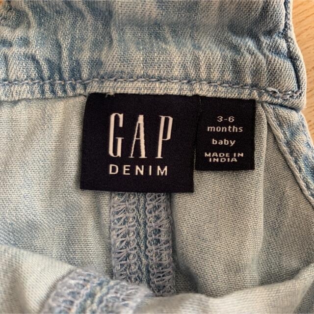 babyGAP(ベビーギャップ)のbaby  GAP オーバーオール サロペットデニム キッズ/ベビー/マタニティのベビー服(~85cm)(ロンパース)の商品写真