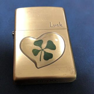 ジッポー(ZIPPO)のZippo。四葉のクローバーモデル。開閉音→快音(タバコグッズ)