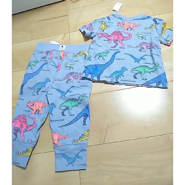 babyGAP(ベビーギャップ)の新品上下 80cm ベビーギャップ セットアップ Tシャツ キッズ/ベビー/マタニティのベビー服(~85cm)(シャツ/カットソー)の商品写真