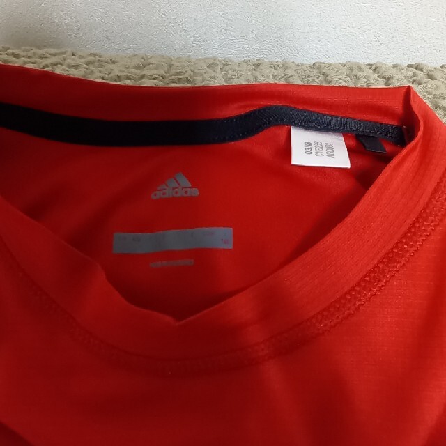 adidas(アディダス)のアディダス　adidas　赤　半袖Tシャツ　140cm キッズ/ベビー/マタニティのキッズ服男の子用(90cm~)(Tシャツ/カットソー)の商品写真