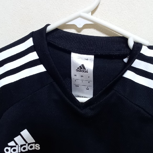 adidas(アディダス)のアディダス　★aaaさん専用★adidas　赤　半袖Tシャツ　140cm キッズ/ベビー/マタニティのキッズ服男の子用(90cm~)(Tシャツ/カットソー)の商品写真