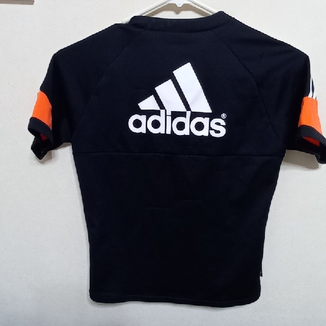 adidas(アディダス)のアディダス　★aaaさん専用★adidas　赤　半袖Tシャツ　140cm キッズ/ベビー/マタニティのキッズ服男の子用(90cm~)(Tシャツ/カットソー)の商品写真