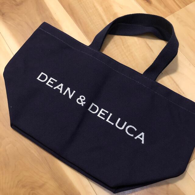 DEAN & DELUCA(ディーンアンドデルーカ)の美品　ディーンアンドデルーカ　トートバッグ　パープル レディースのバッグ(ショップ袋)の商品写真