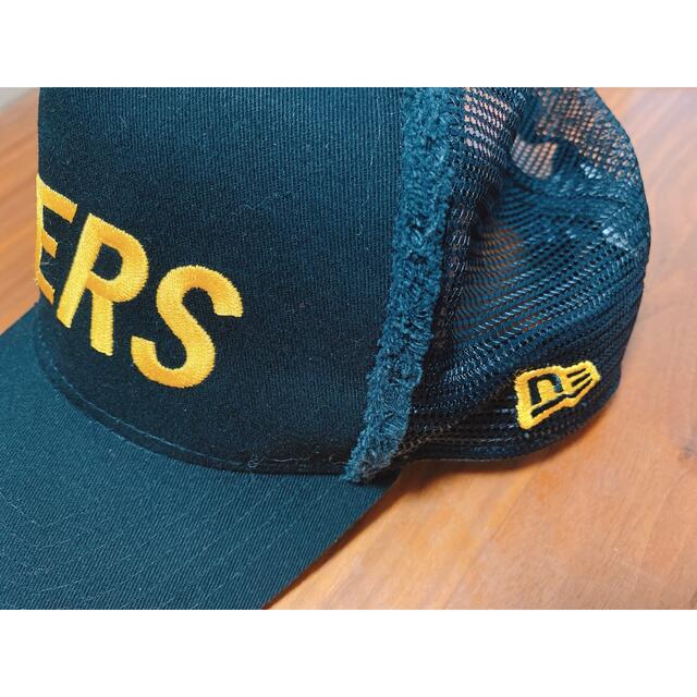 NEW ERA(ニューエラー)の未使用 阪神タイガース ニューエラ オリジナル メッシュキャップ 帽子 黒×黄 スポーツ/アウトドアの野球(応援グッズ)の商品写真