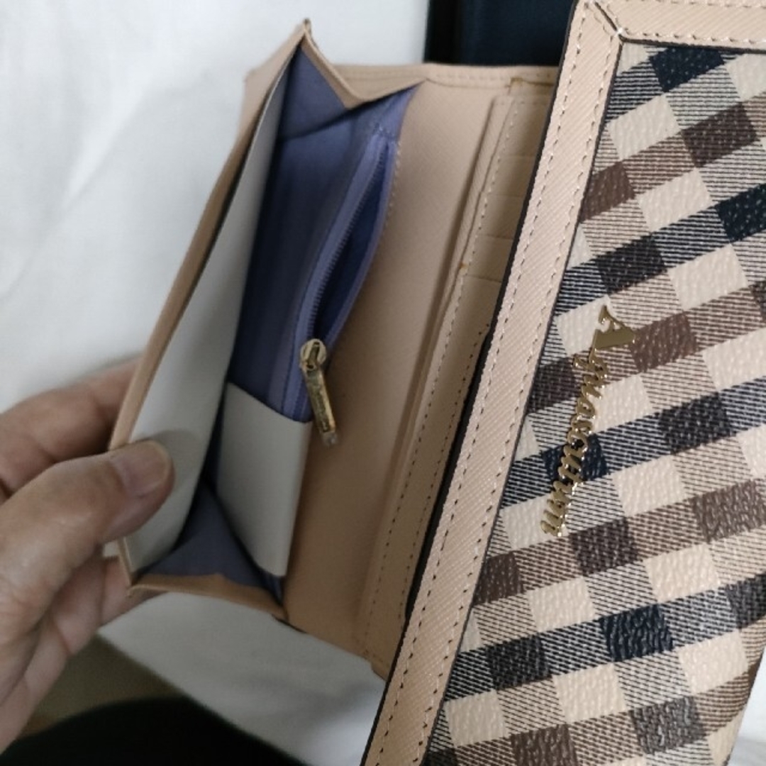 AQUA SCUTUM(アクアスキュータム)のAquascutumの3つ折り財布と人形のセット レディースのファッション小物(財布)の商品写真