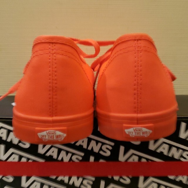 VANS(ヴァンズ)の【レア】VANS　オーセンティック　２４cm　ネオンカラー　オレンジ レディースの靴/シューズ(スニーカー)の商品写真
