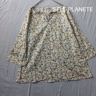 エルプラネット(ELLE PLANETE)のELLE PLANETE 花柄　パイピング　キーネック　チュニック(チュニック)