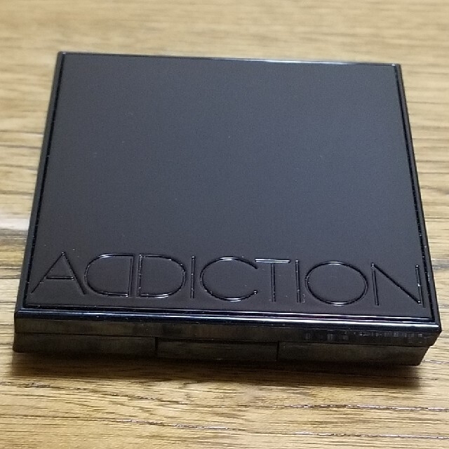 ADDICTION(アディクション)の【まいかさん専用】ADDICTIONアイシャドウおまとめ コスメ/美容のベースメイク/化粧品(アイシャドウ)の商品写真