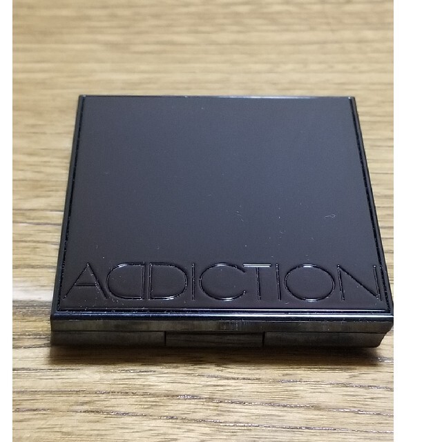 ADDICTION(アディクション)の【まいかさん専用】ADDICTIONアイシャドウおまとめ コスメ/美容のベースメイク/化粧品(アイシャドウ)の商品写真