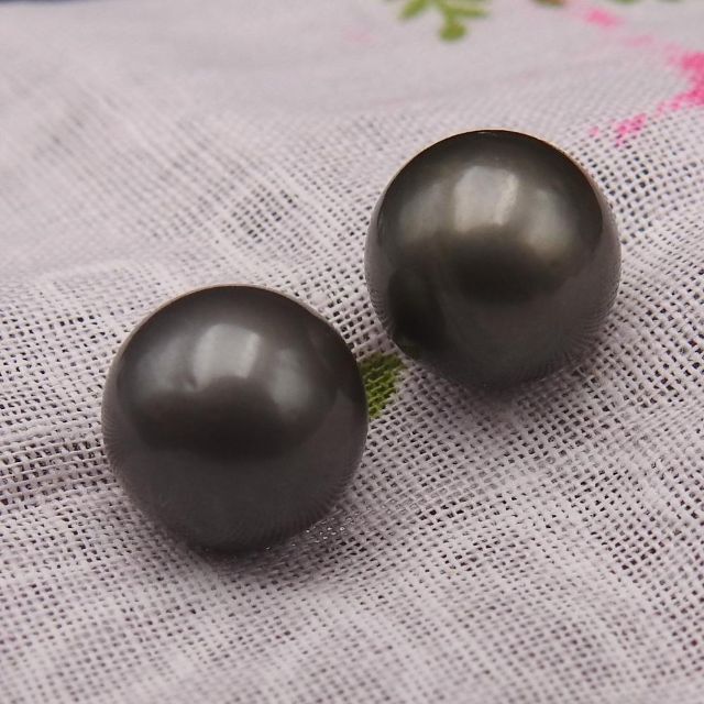 未使用品】K14WG ピアス 黒蝶 真珠 パール 10mm 天然 - ピアス