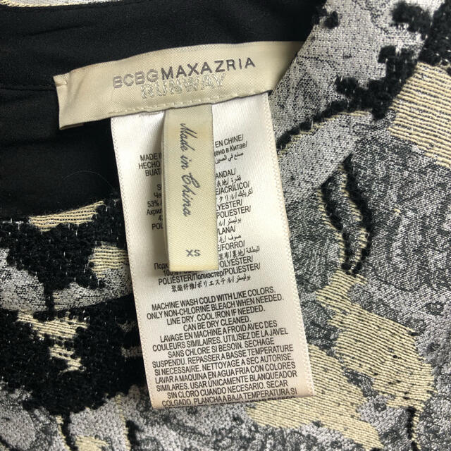 BCBGMAXAZRIA(ビーシービージーマックスアズリア)のBCBGMAXAZRIA 半袖　ゴブラン レディースのトップス(シャツ/ブラウス(半袖/袖なし))の商品写真