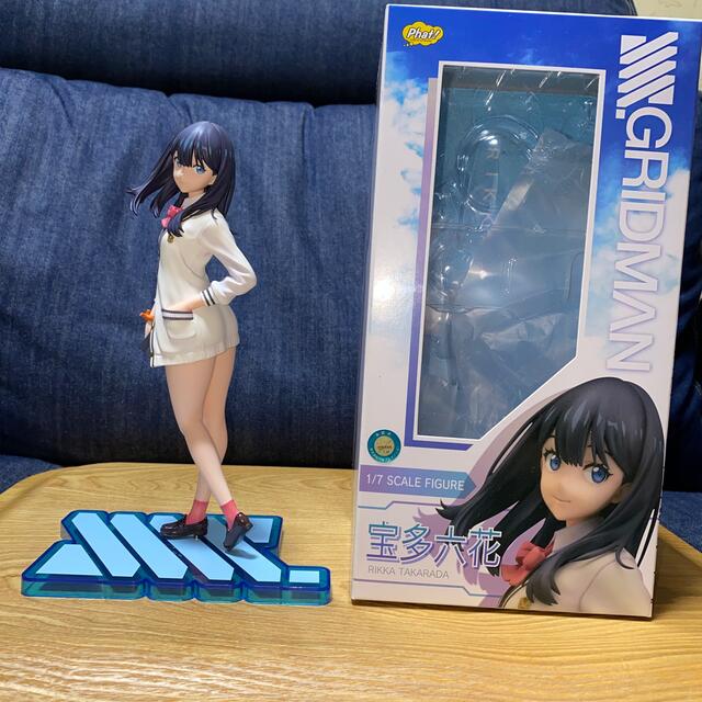 サービス 新品 未開封 SSSS.GRIDMAN 宝多六花 1 7 フィギュア en
