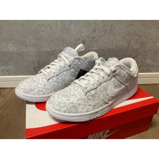 ナイキ(NIKE)のNIKE WMNS DUNK LOW ESS WHITE PAISLEY(スニーカー)