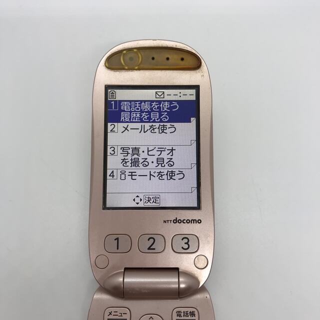 ※専用　docomo らくらくホン F-07A FUJITSU re6e6tn スマホ/家電/カメラのスマートフォン/携帯電話(携帯電話本体)の商品写真