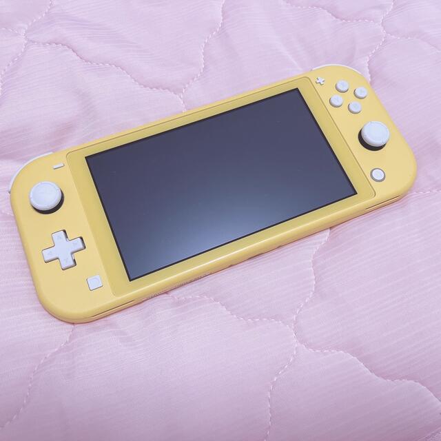 Nintendo Switch(ニンテンドースイッチ)のSwitch light 黄色 エンタメ/ホビーのゲームソフト/ゲーム機本体(家庭用ゲーム機本体)の商品写真