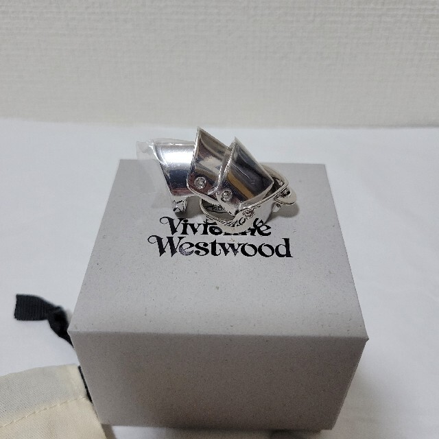 Vivienne Westwood(ヴィヴィアンウエストウッド)のVivienne Westwood アーマーリング ARMOUR RING レディースのアクセサリー(リング(指輪))の商品写真