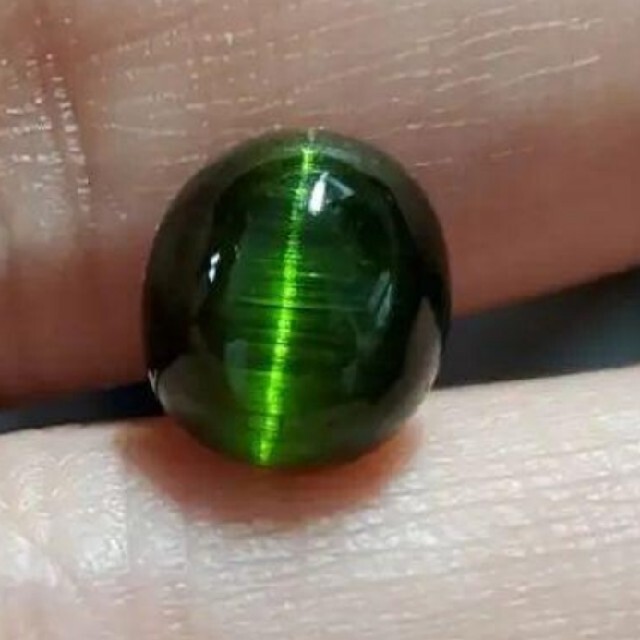 天然グリーントルマリンキャッツアイ 3.776ct 大人気の isaacsanchez