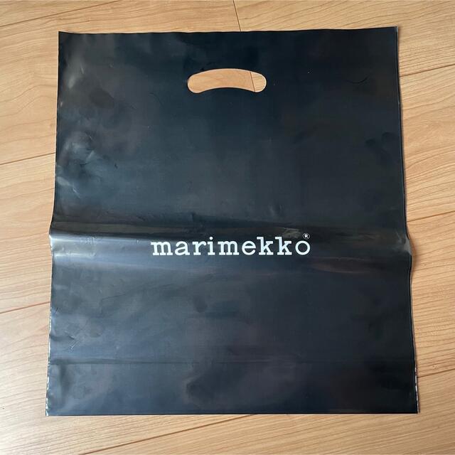 marimekko(マリメッコ)のマリメッコ ビニール ショップ袋 ショッパー 白黒 9枚 レディースのバッグ(ショップ袋)の商品写真