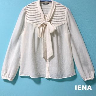 イエナ(IENA)の【IENA】イエナ リクリュ レース切替 リボン 前たてフリル シャツブラウス(シャツ/ブラウス(長袖/七分))