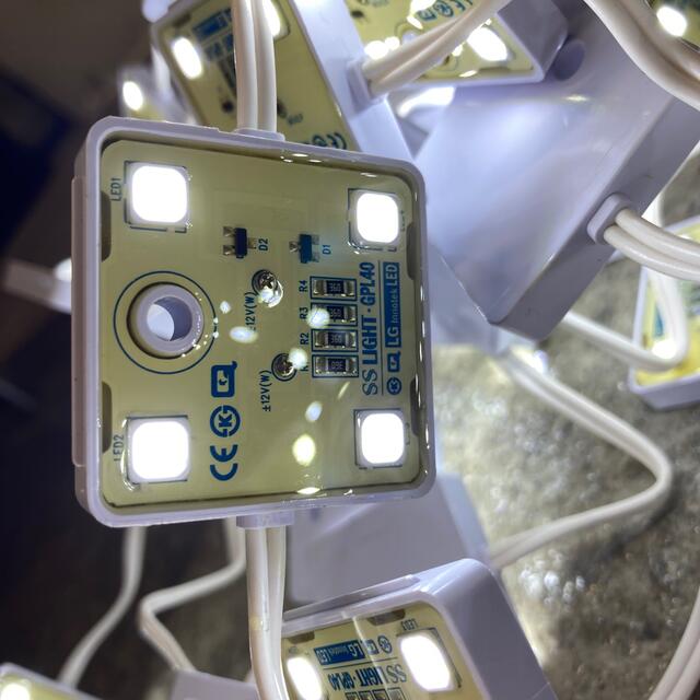 4球LEDモジュールライトDC12V 昼光色　防水看板照明イルミネーション92個 インテリア/住まい/日用品のライト/照明/LED(その他)の商品写真