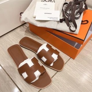 エルメス(Hermes)のエルメス オラン ゴールド 37.5 新品(サンダル)