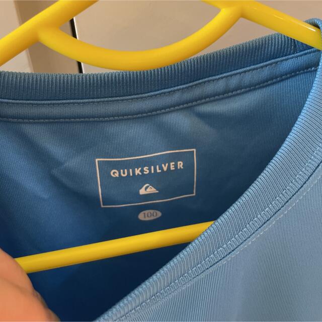 QUIKSILVER(クイックシルバー)のクイックシルバー　ラッシュガード　サイズ100 キッズ/ベビー/マタニティのキッズ服男の子用(90cm~)(水着)の商品写真