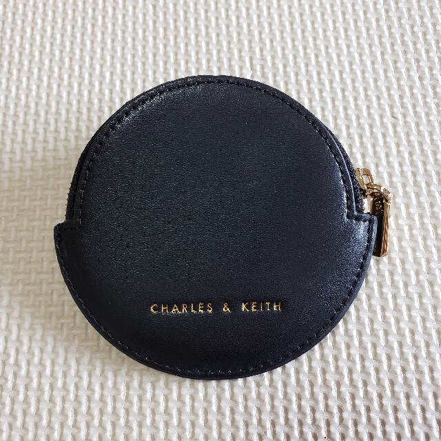 Charles and Keith(チャールズアンドキース)のCHARLES & KEITH 小銭入れ レディースのファッション小物(コインケース)の商品写真