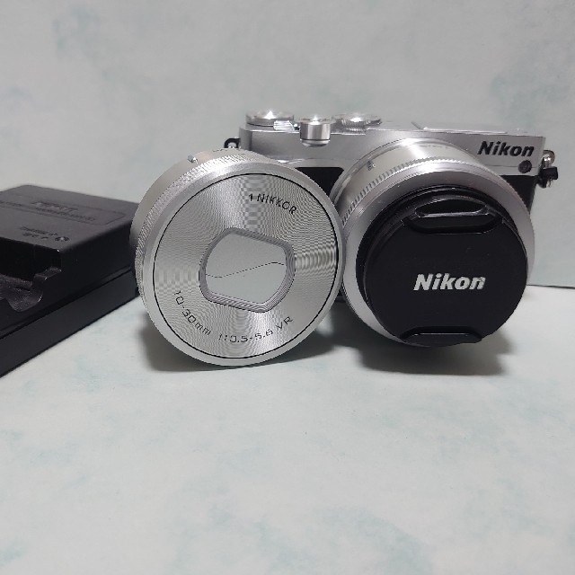 Nikon 1 J5 ミラーレス一眼カメラ