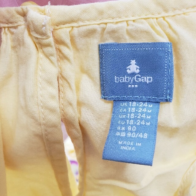 babyGAP(ベビーギャップ)の【もこもこ様専用】ベビーギャップ　90　花柄ワンピース　黄色 キッズ/ベビー/マタニティのキッズ服女の子用(90cm~)(ワンピース)の商品写真