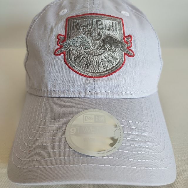 NEW ERA(ニューエラー)の【新品】ニューエラ レッドブルズ キャップ レディースサイズ（ライトグレー） レディースの帽子(キャップ)の商品写真