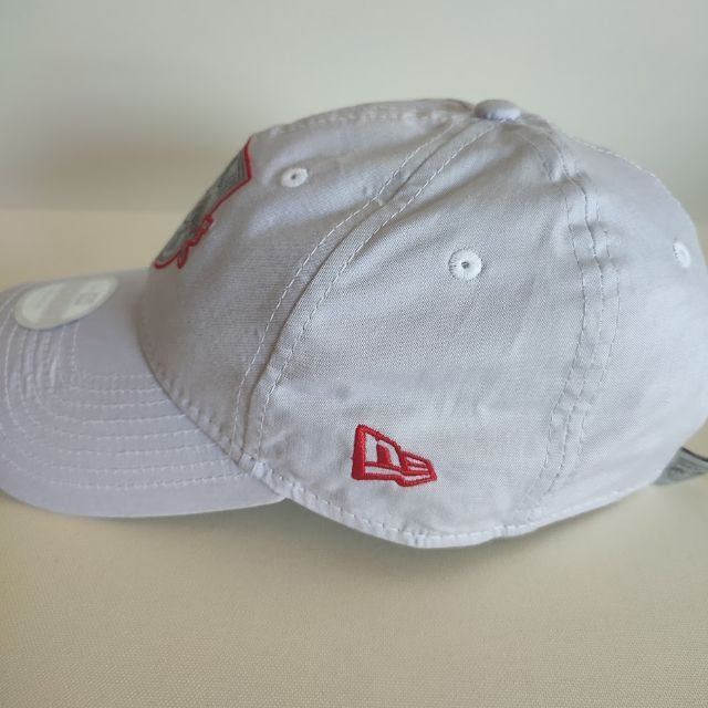 NEW ERA(ニューエラー)の【新品】ニューエラ レッドブルズ キャップ レディースサイズ（ライトグレー） レディースの帽子(キャップ)の商品写真