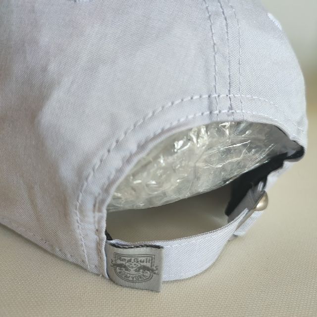 NEW ERA(ニューエラー)の【新品】ニューエラ レッドブルズ キャップ レディースサイズ（ライトグレー） レディースの帽子(キャップ)の商品写真