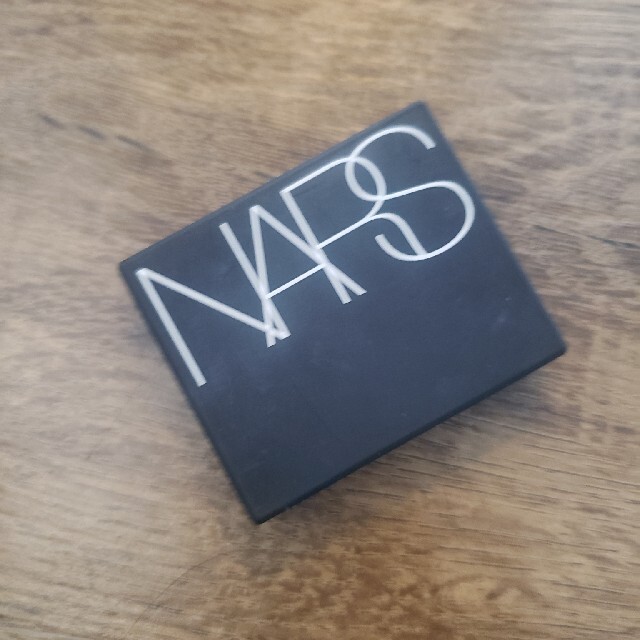 NARS(ナーズ)のNARS　キラキラアイシャドー コスメ/美容のベースメイク/化粧品(アイシャドウ)の商品写真