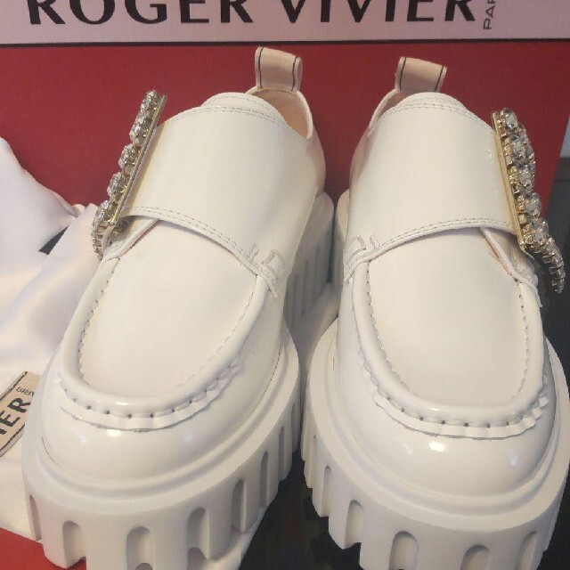 ROGER VIVIER - ロジェヴィヴィエ 靴 ホワイト 新品未使用 スニーカー ローファー