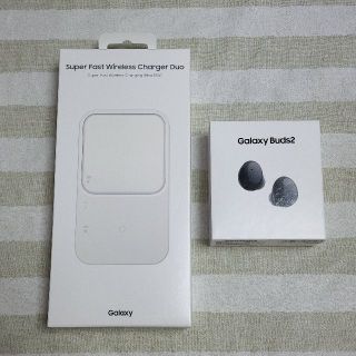 ギャラクシー(Galaxy)の新品未使用 Galaxyワイヤレスイヤホン Buds2+ワイヤレス充電器(その他)