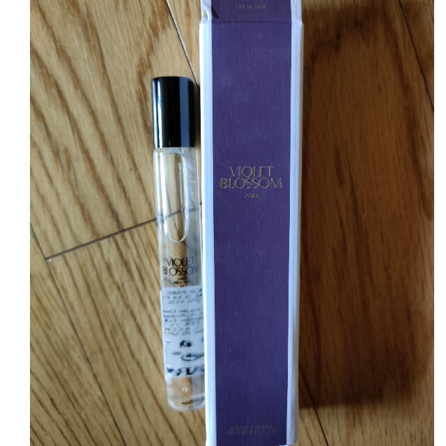 ZARA(ザラ)のZARA香水　violet blossom コスメ/美容の香水(香水(女性用))の商品写真