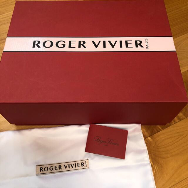 ROGER VIVIER(ロジェヴィヴィエ)の正規品　新品　ロジェヴィヴィエ　ヴィヴラン レディースの靴/シューズ(スニーカー)の商品写真