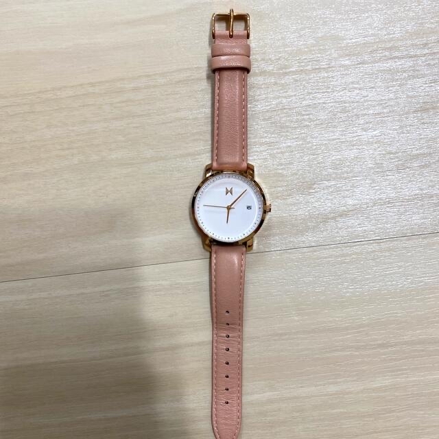 【値下げ中】MVMT 腕時計　ピンク レディースのファッション小物(腕時計)の商品写真
