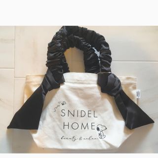 スナイデル(SNIDEL)の新品タグ付き　SNIDEL HOME✖️スヌーピー コラボバッグ(トートバッグ)