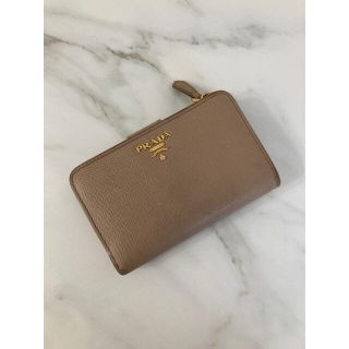 プラダ(PRADA)のプラダ　二つ折り財布　サフィアーノ　財布　２つ折り財布　ベージュ　ウォレット(折り財布)