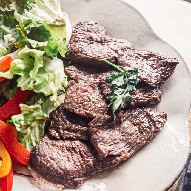 【タカヒロ様専用ページ】鹿肉ジャーキー 食品/飲料/酒の食品(肉)の商品写真