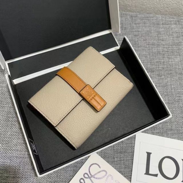 美品 LOEWE ロエベ ミディアム バーティカル ウォレット 二つ折り 財布