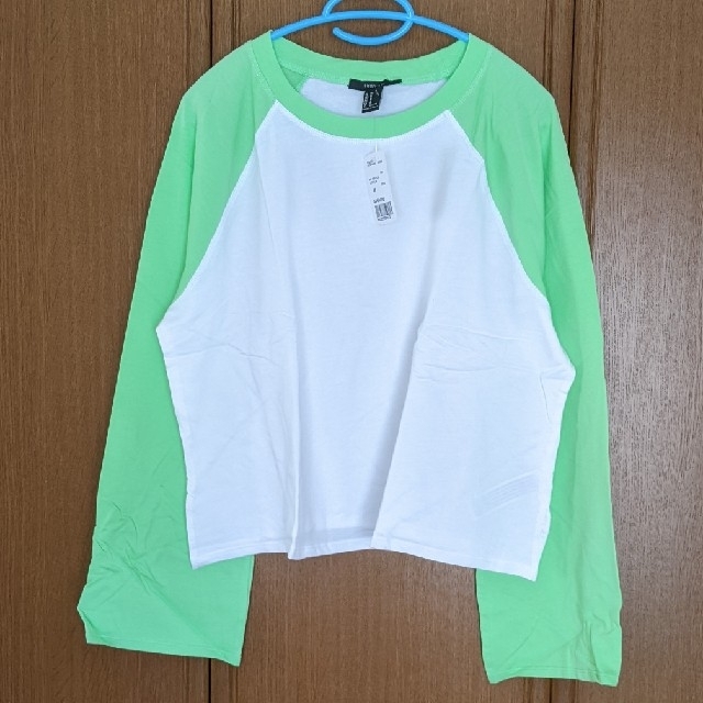 FOREVER 21 FOREVER21 蛍光グリーン ラグラン ロングスリーブTシャツの通販 by MSM320 『FOREVER21』フォーエバートゥエンティワン(XS)長袖プルオーバーシャツ