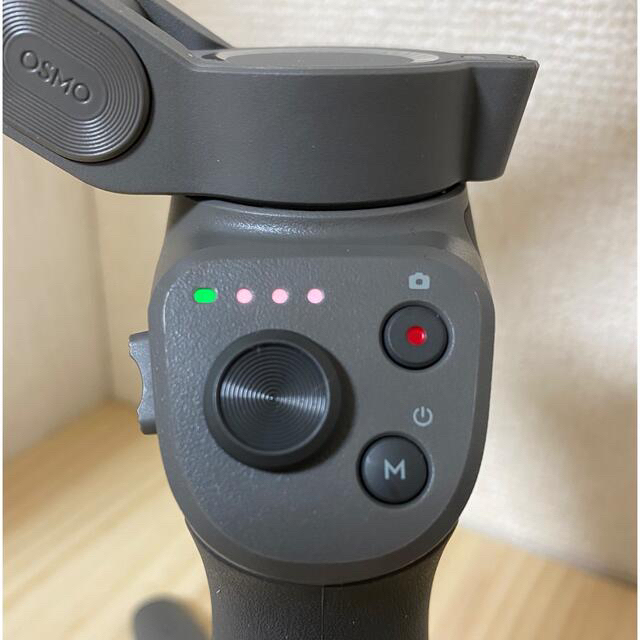 【ringoo様専用】DJI OSMO Mobile 3 combo  スマホ/家電/カメラのスマホアクセサリー(自撮り棒)の商品写真