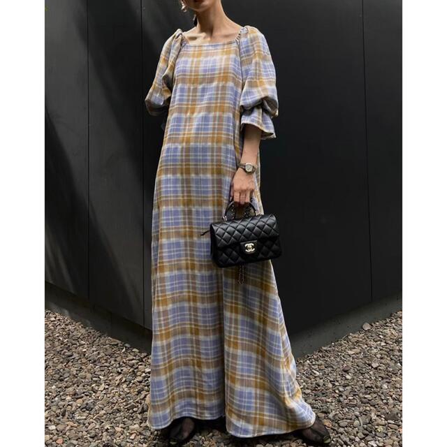 Ameri VINTAGE(アメリヴィンテージ)のAMERI VINTAGE  LACEY CHECK PUFF DRESS  レディースのワンピース(ロングワンピース/マキシワンピース)の商品写真